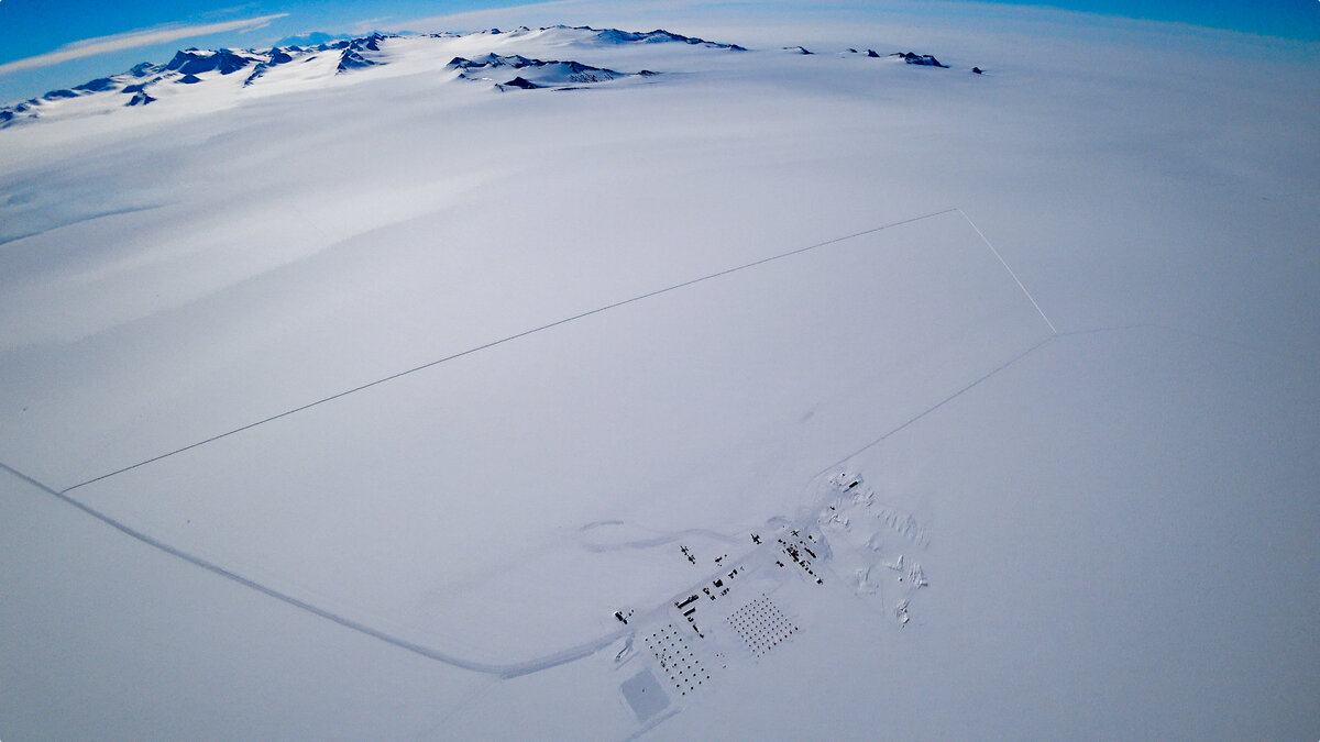Union Glacier Camp and 10K loop from a skydiver's perspective