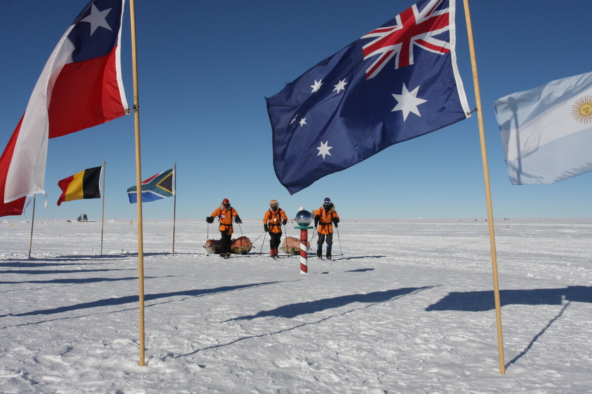 Team takes final steps to the Ceremonial South Pole