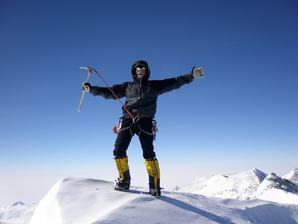 Climber reaches the summit of Mount Vinson